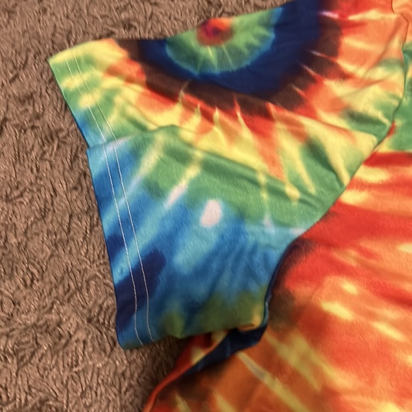 Cropped tye die shirt - Picture 2 of 5